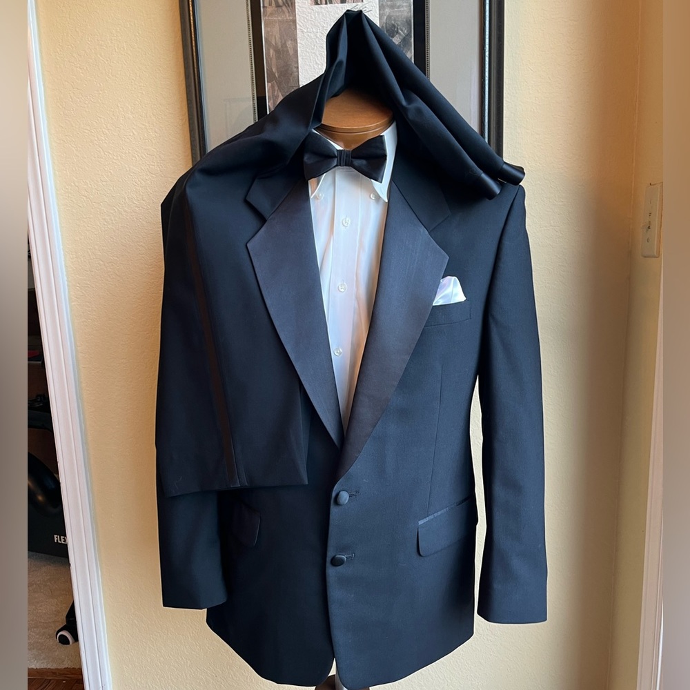 Albert Nipon All Wool 2 Piece Black Tuxedo Size 4… - image 2